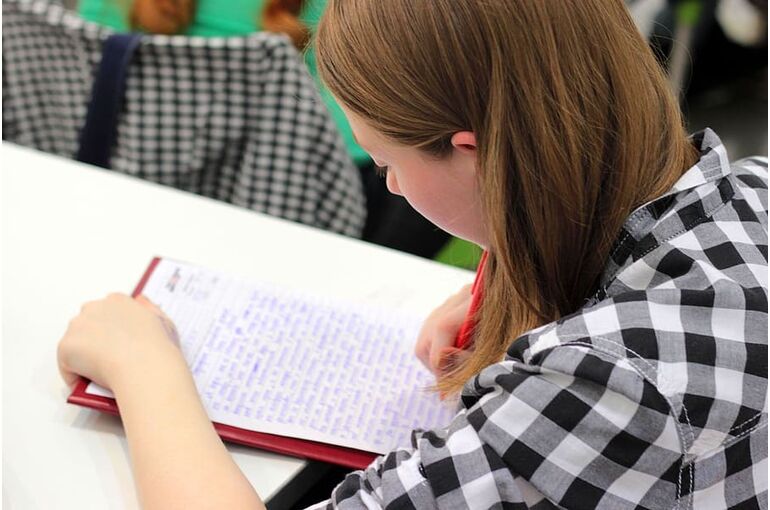 study-student-dictation-pen