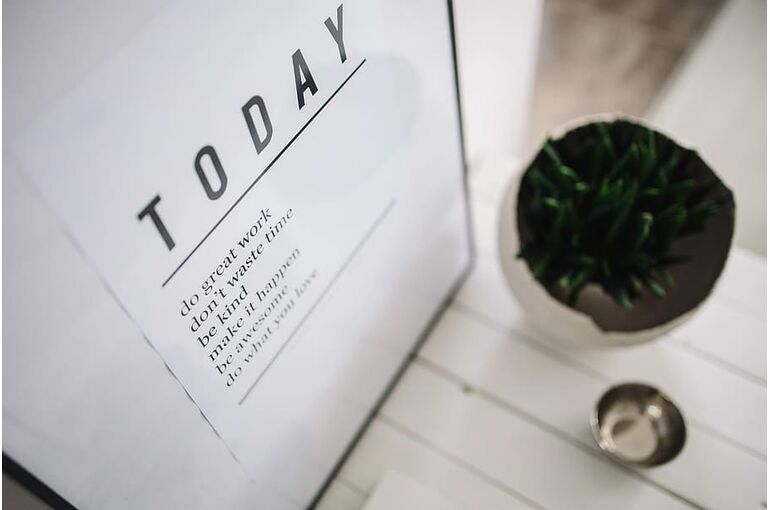 magazines-white-table-wooden