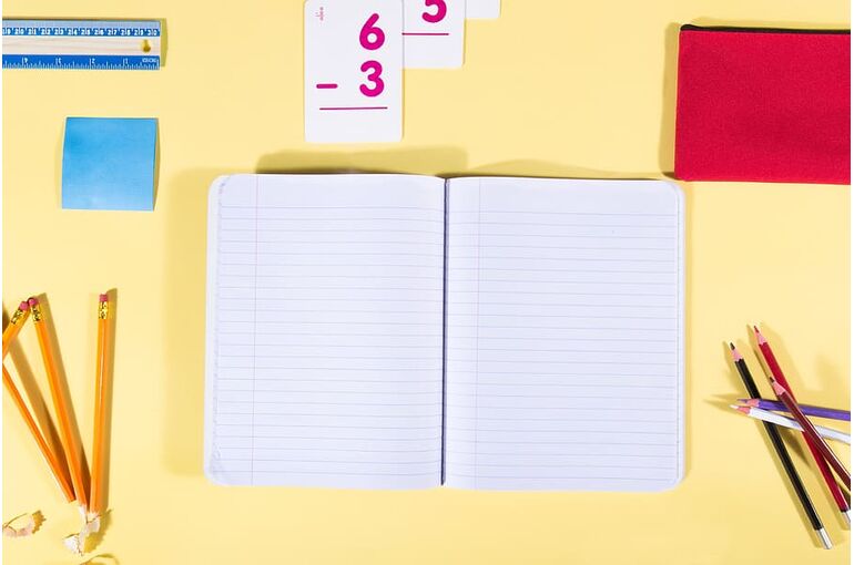 flatlay-school-writing-education