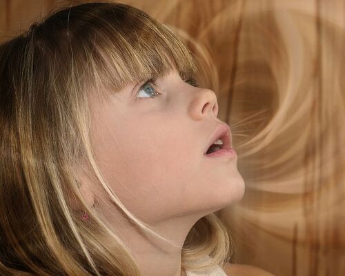 child-girl-blond-face