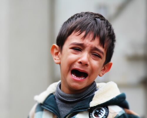 child_crying_kid_boy_sad_young_unhappy_iraq-764193
