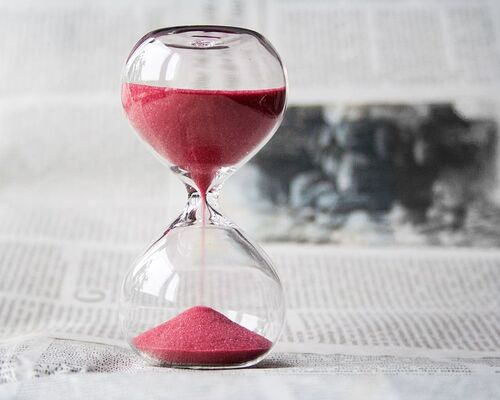 close-up-color-countdown-glass