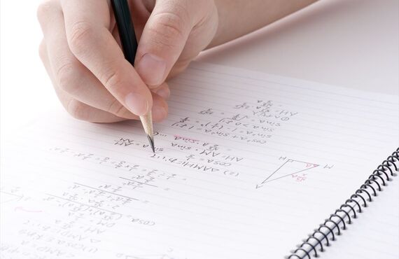 一対一の個別指導で柔軟に対応いたします | 勉強の悩みなら福岡市西区のひごひろみ塾にご相談ください